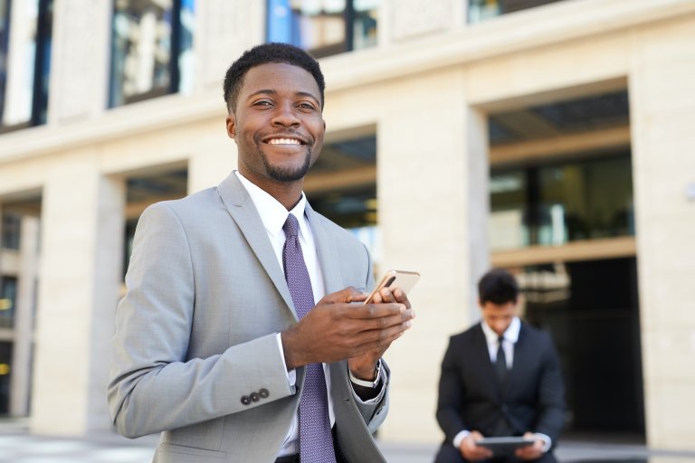 Naviguer dans le Changement : Une Exploration des 8 Étapes de John Kotter »